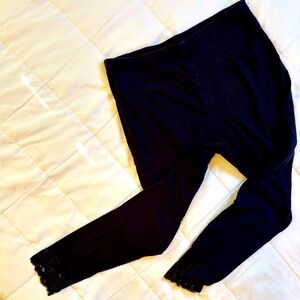 Studio 1886 black high rise leggings with lace at the cuff. Sz L